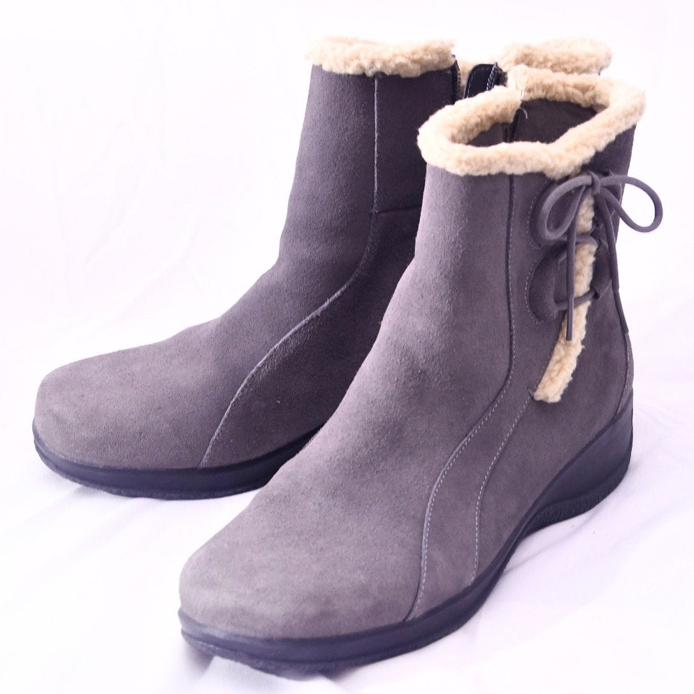Clarks Women's Gray Suede Faux Shearling Lined Ankle Boots Side Zip US 8.5W