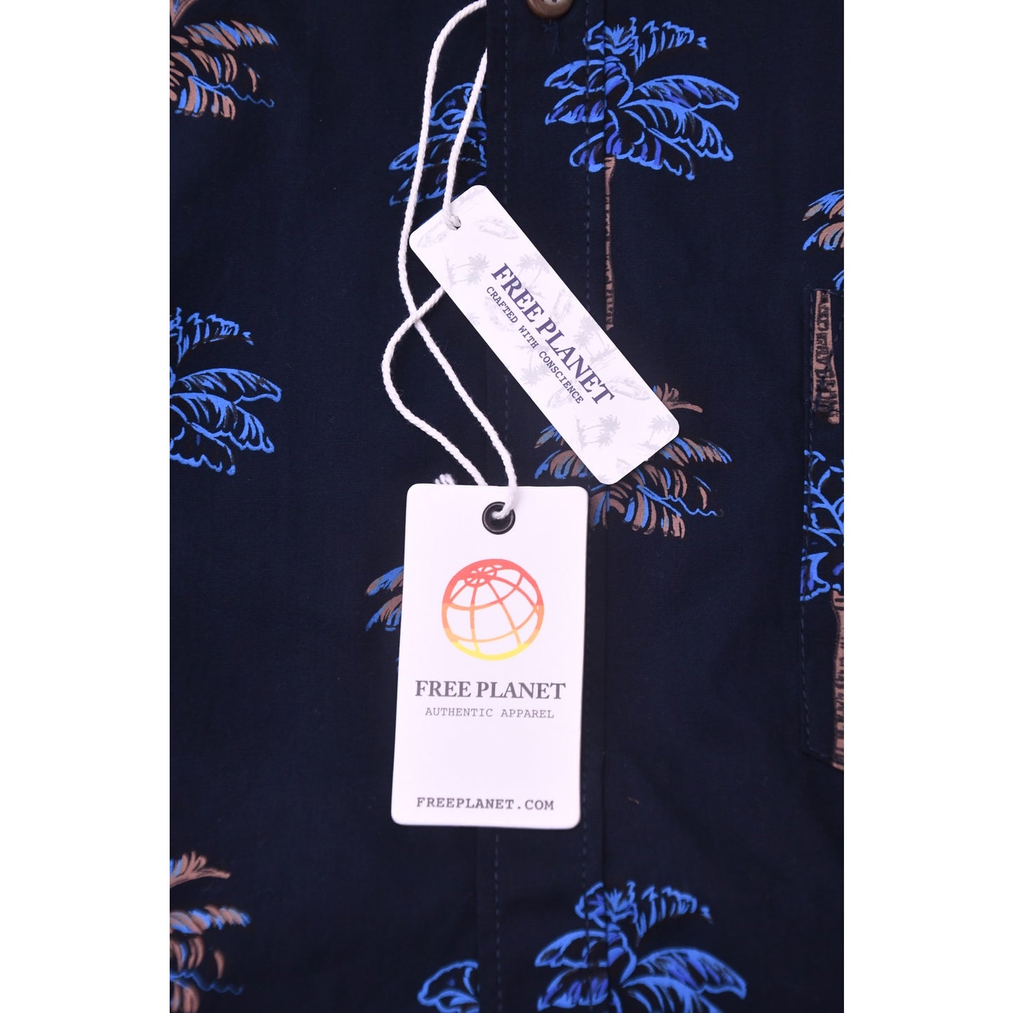 Free Planet Men's Medium Navy Palm Tree Hawaiian Button Up Shirt NWT
