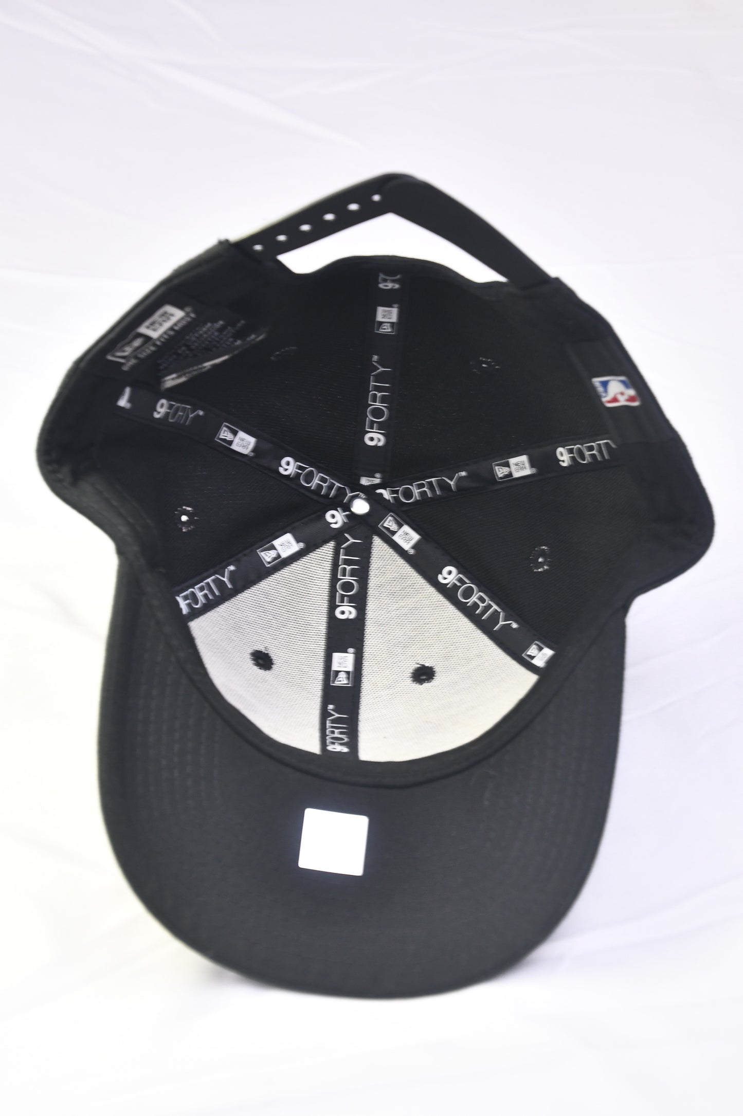 Los Angeles Lakers  Snapback NBA Hat - Black/Purple BRIM
