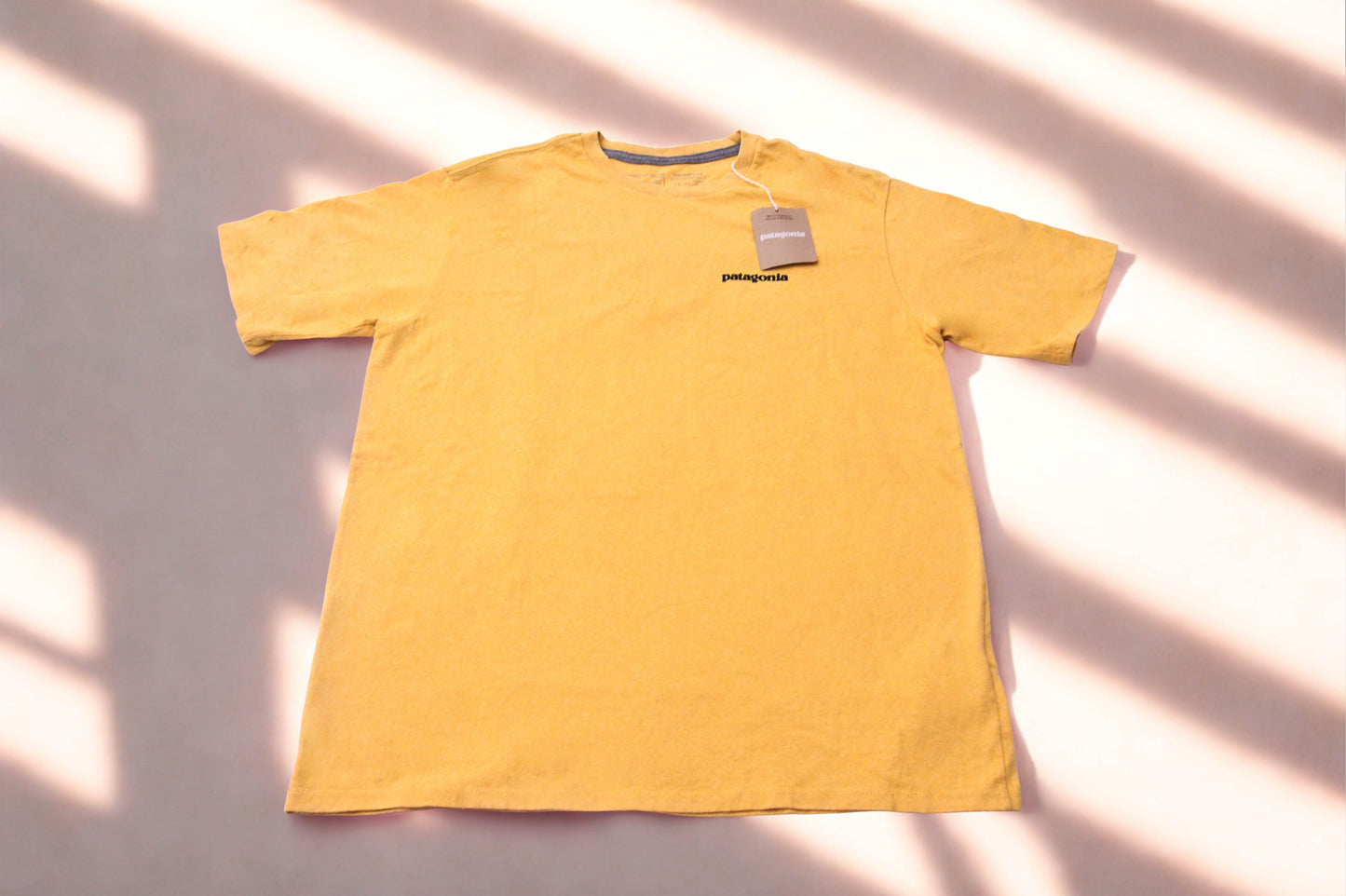 Patagonia Responsibili Tee Mens Medium Yellow Logo Graphic T Shirt NWT Regular Fit