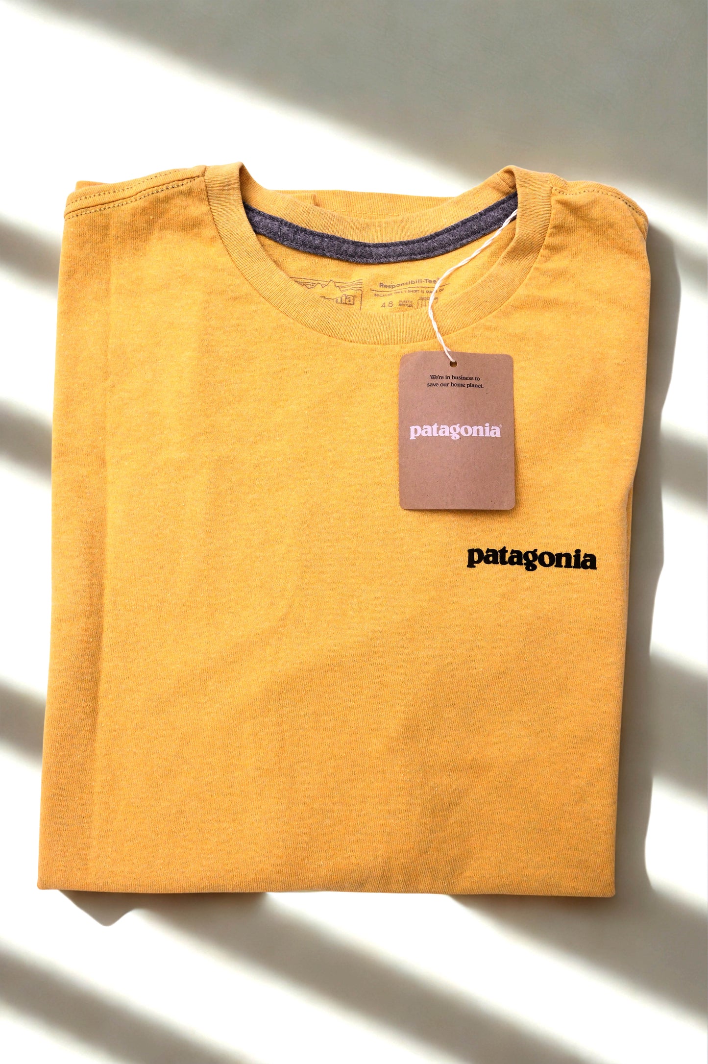Patagonia Responsibili Tee Mens Medium Yellow Logo Graphic T Shirt NWT Regular Fit