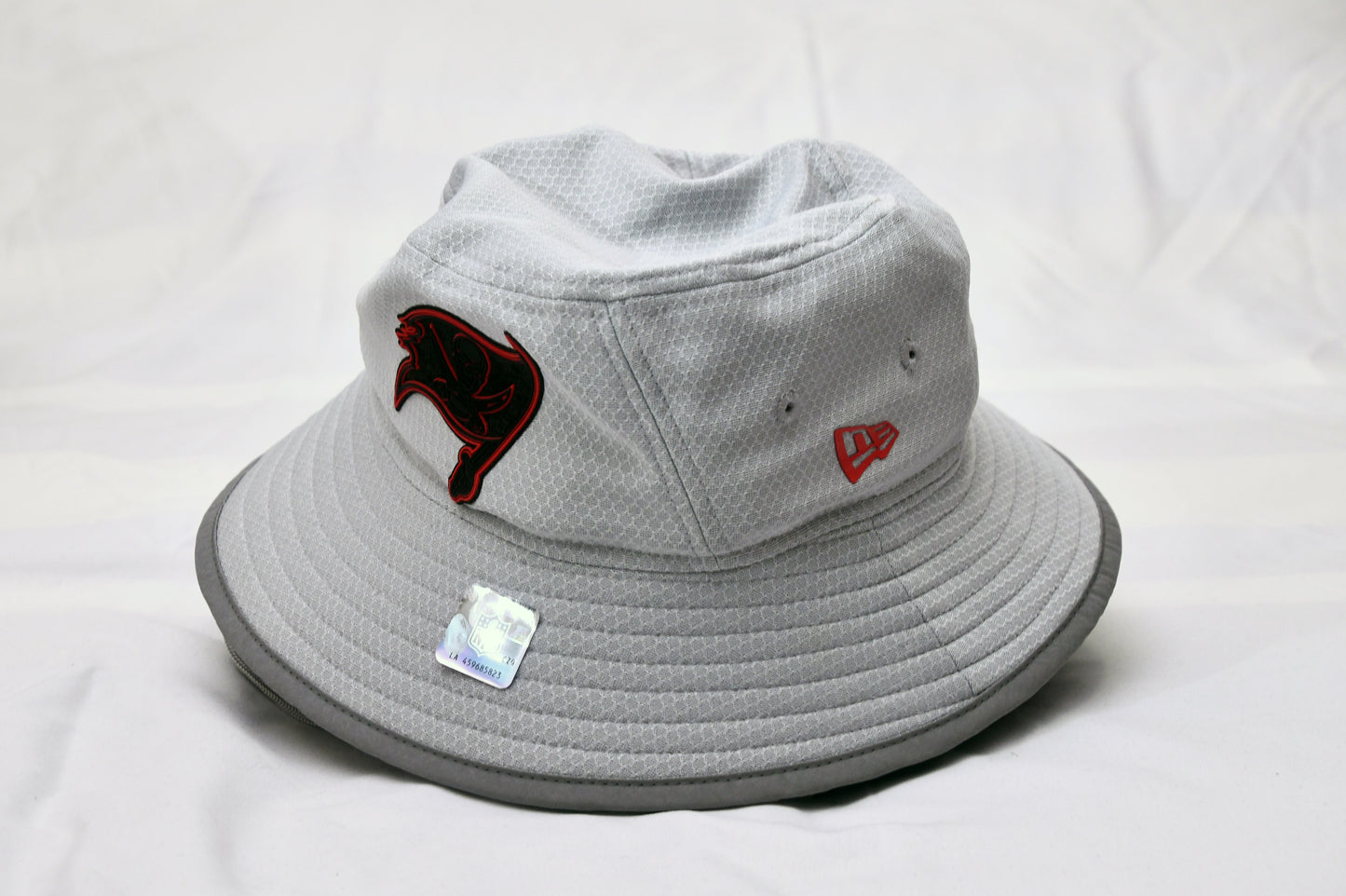 New Era Tampa Bay Buccaneers NFL Performance Bucket Hat – Gray | Official NFL | Chin Strap