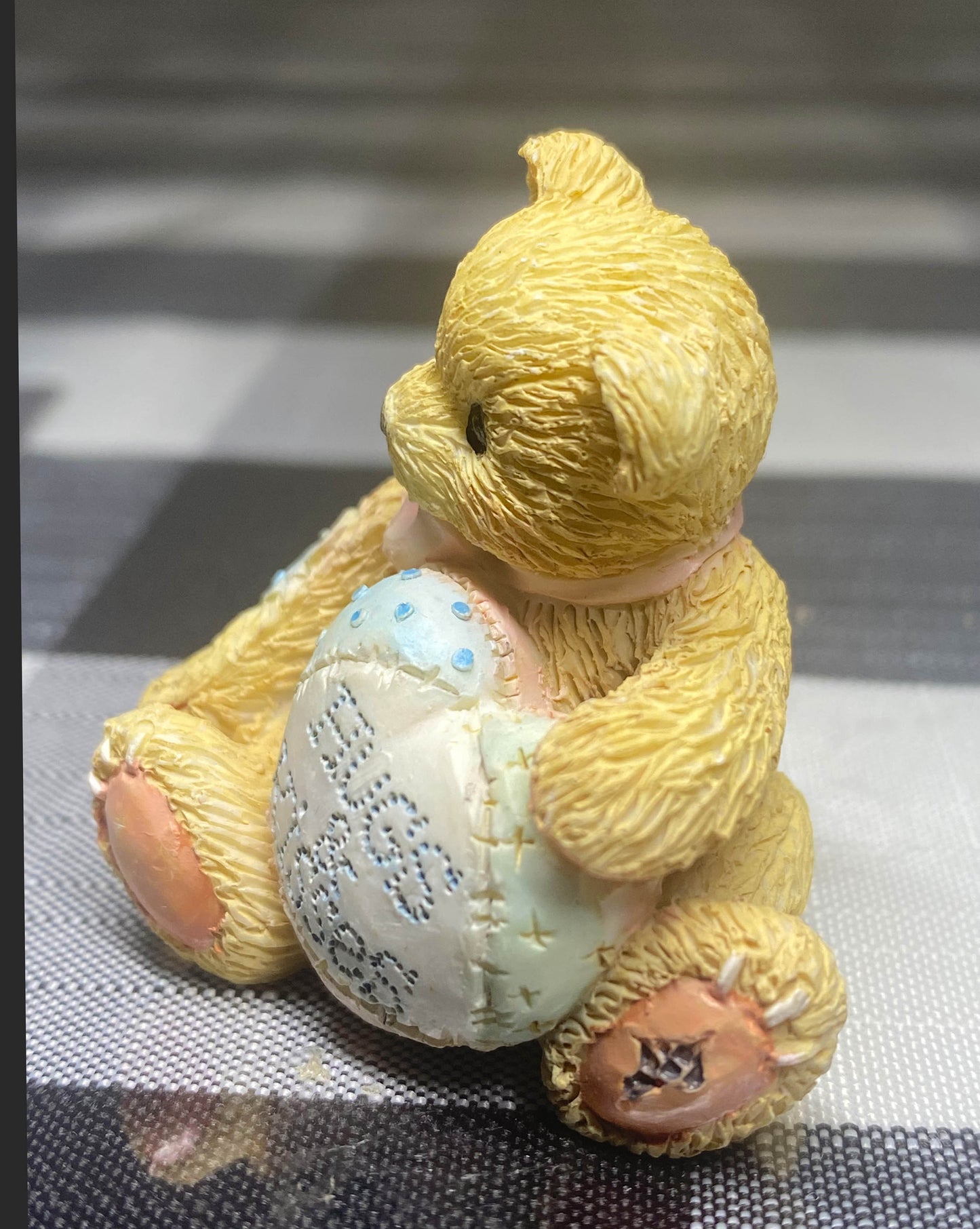 Cherished Teddies "Hugs and Kisses" Bear with Heart #916382