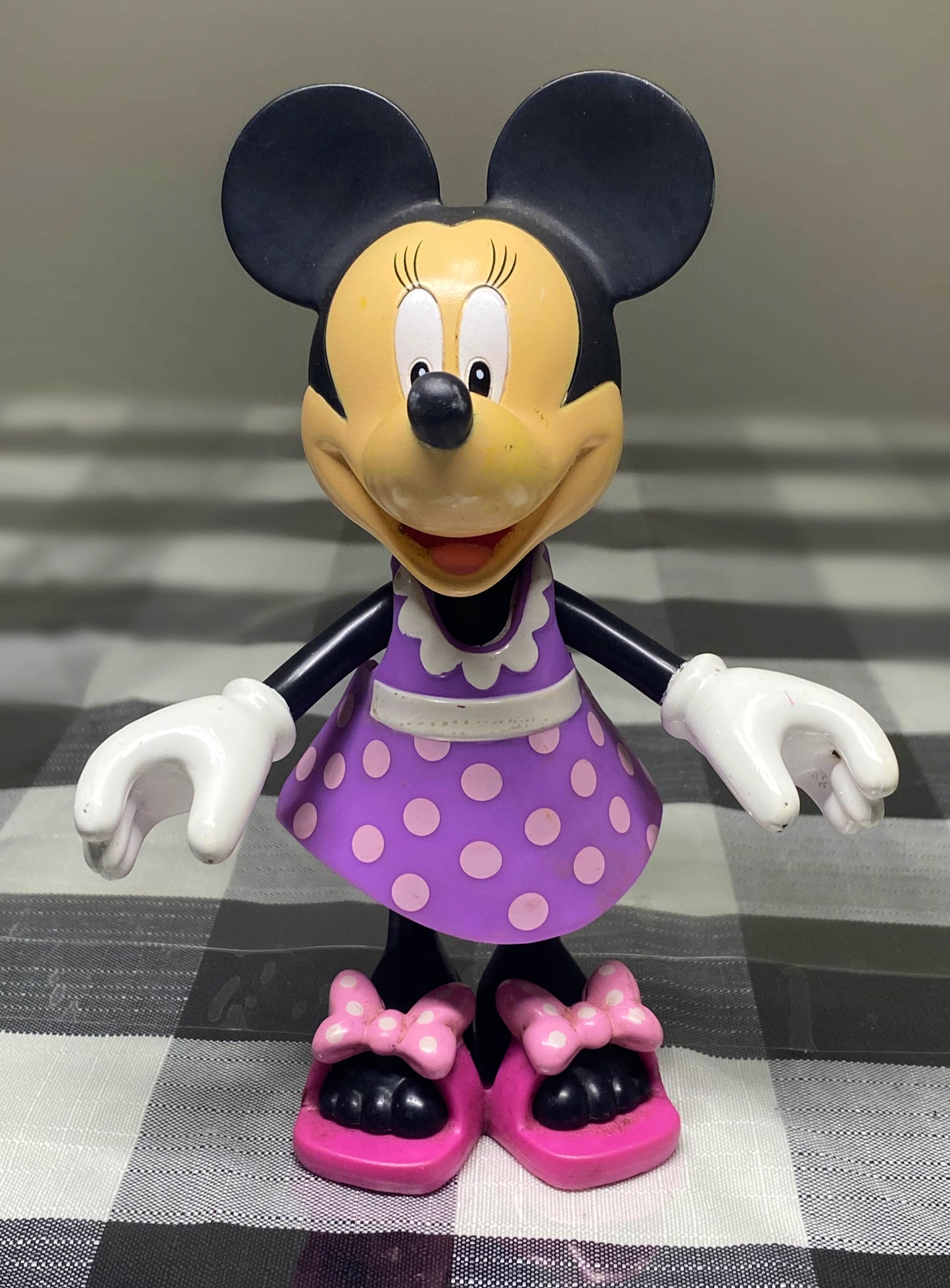 2010 DISNEY MINNIE MOUSE 5.5” DOLL SNAP-ON DRESS & SHOES (DIS690)