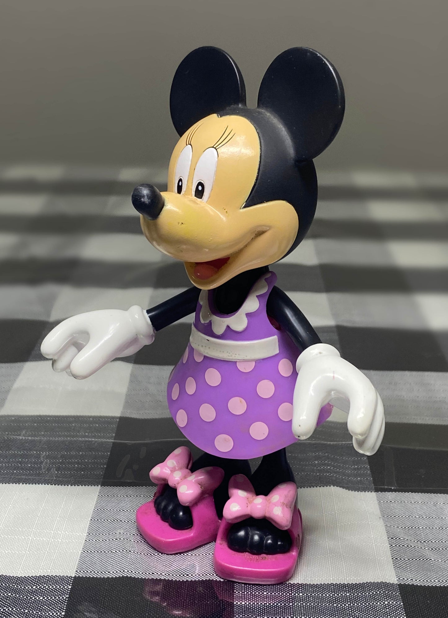 2010 DISNEY MINNIE MOUSE 5.5” DOLL SNAP-ON DRESS & SHOES (DIS690)