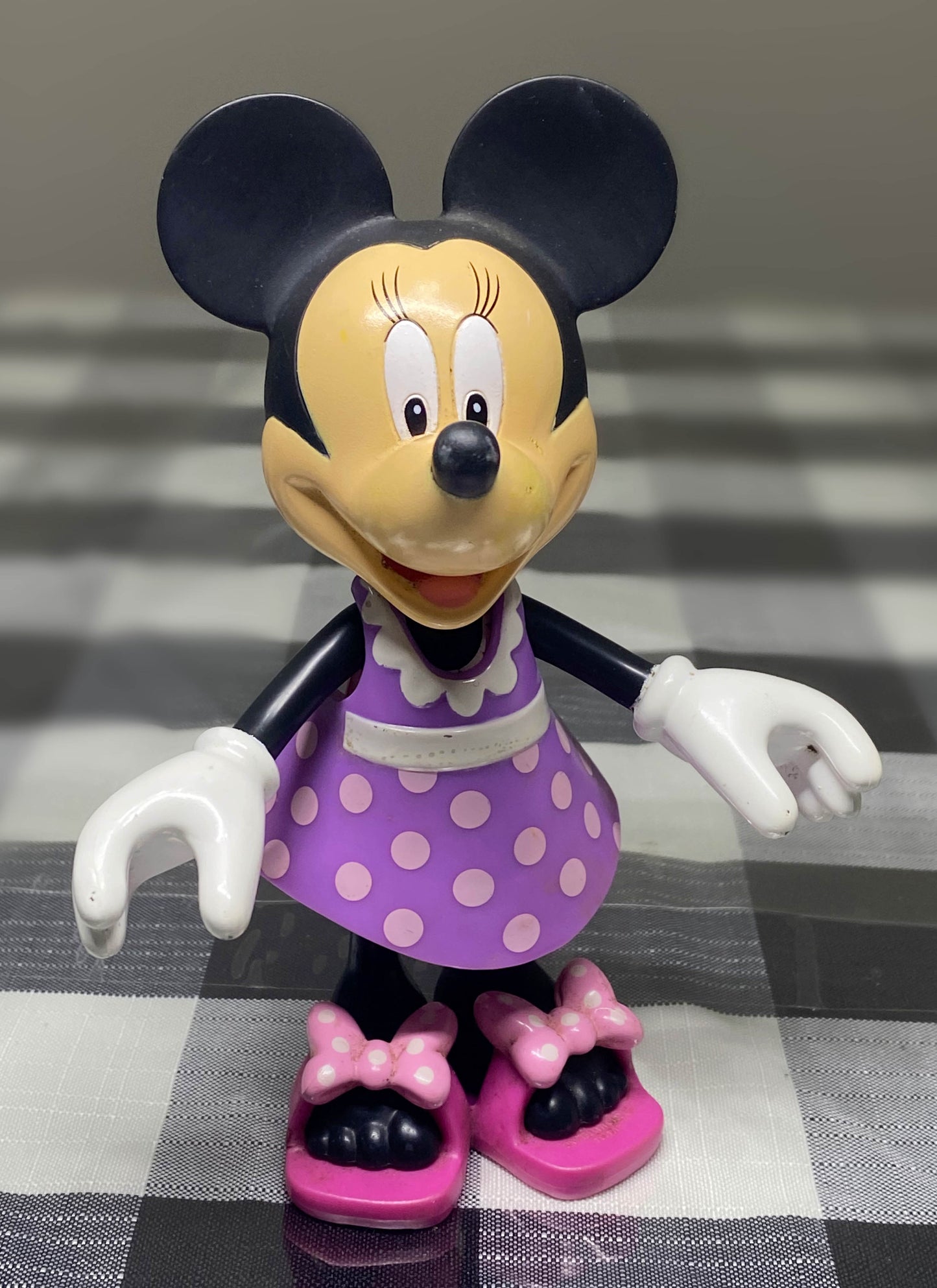 2010 DISNEY MINNIE MOUSE 5.5” DOLL SNAP-ON DRESS & SHOES (DIS690)