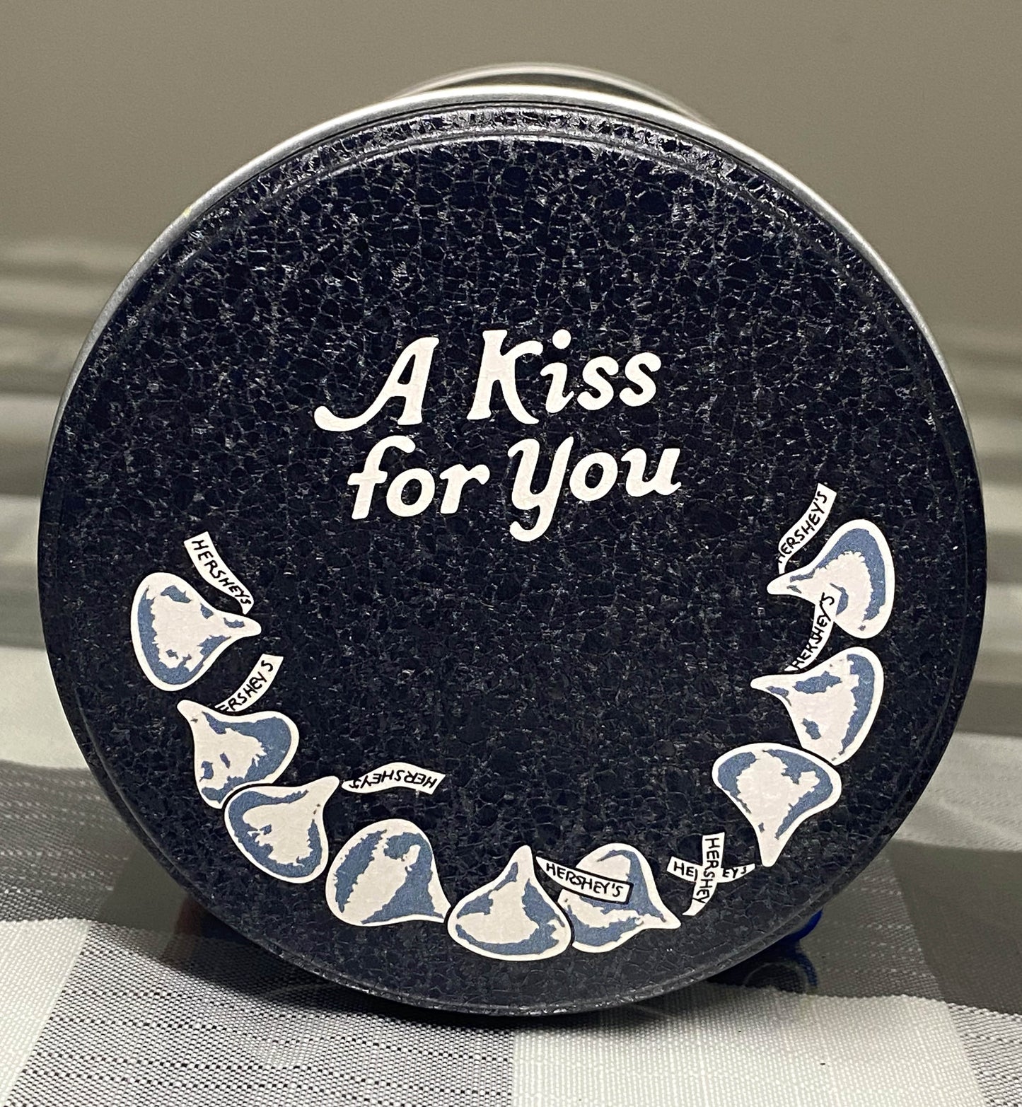 Hershey's Kisses Milk Chocolate Advertising Tin 1980 Dark Blue Beige Green