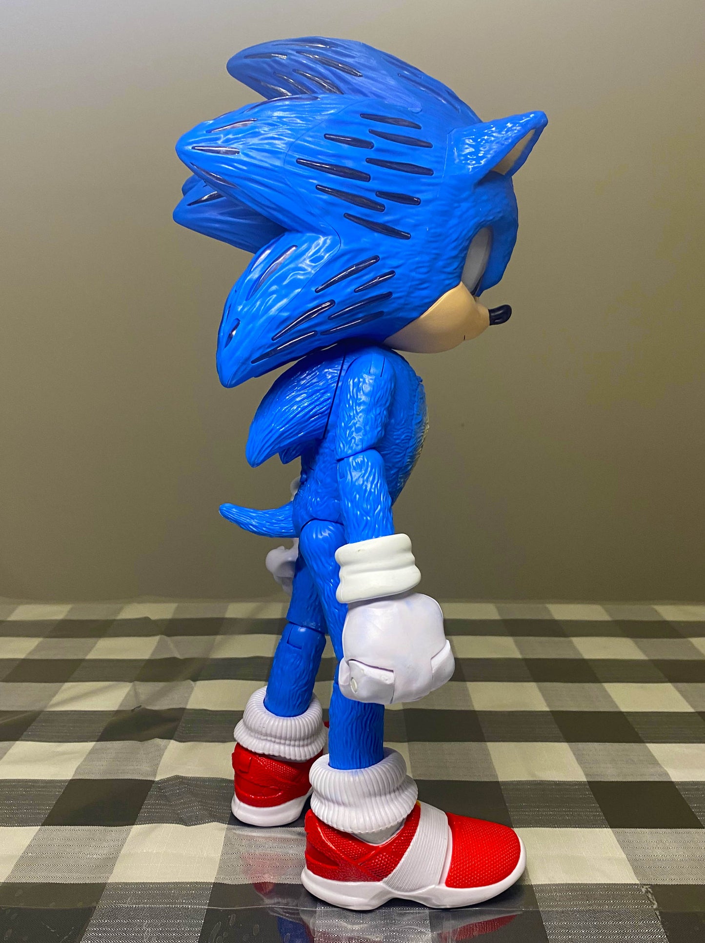 Sonic The Hedgehog 3 Ultimate Talking  13 Inch Action Figure Light Up Talks
