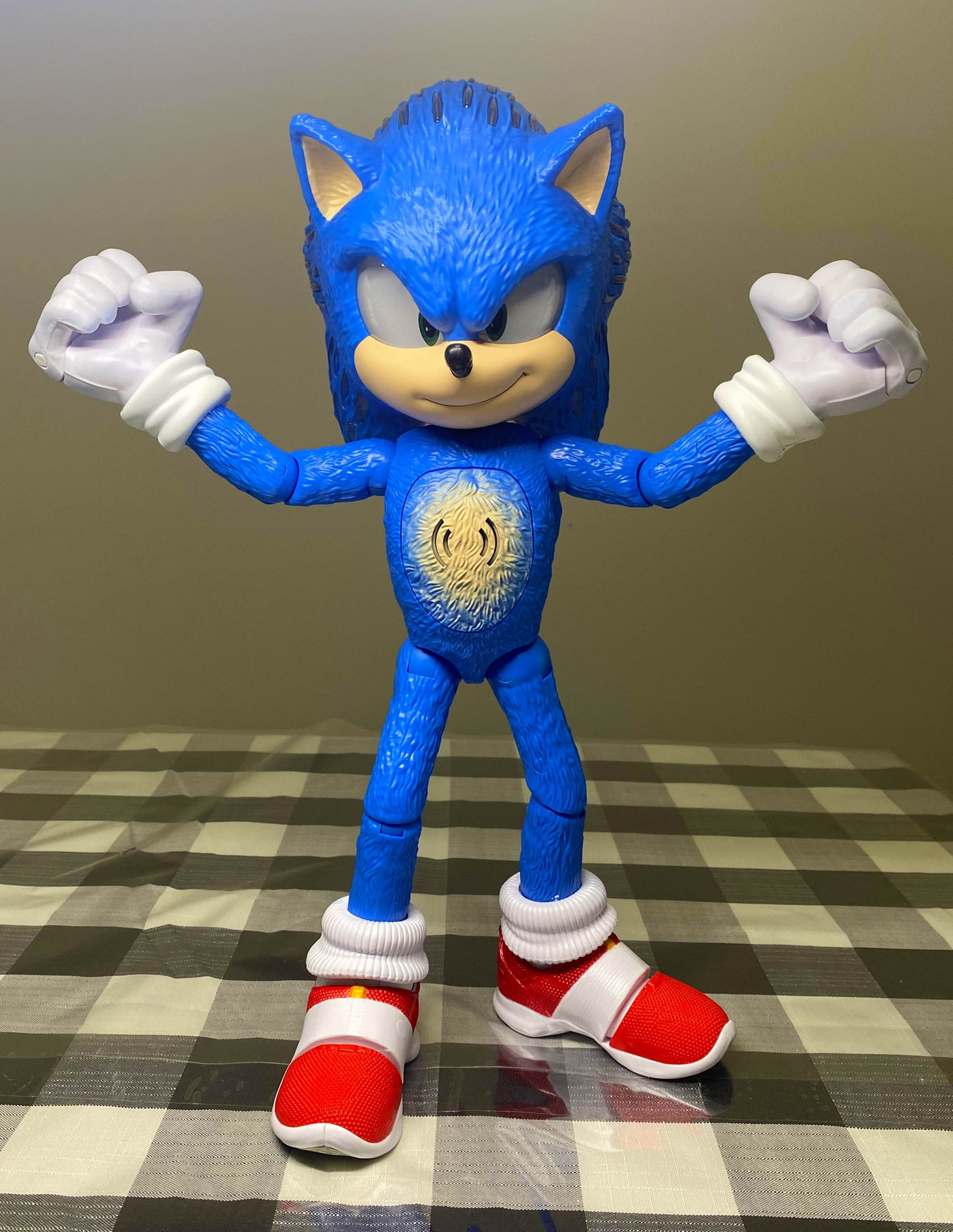 Sonic The Hedgehog 3 Ultimate Talking  13 Inch Action Figure Light Up Talks