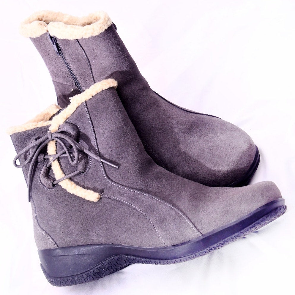 Clarks Women's Gray Suede Faux Shearling Lined Ankle Boots Side Zip US 8.5W